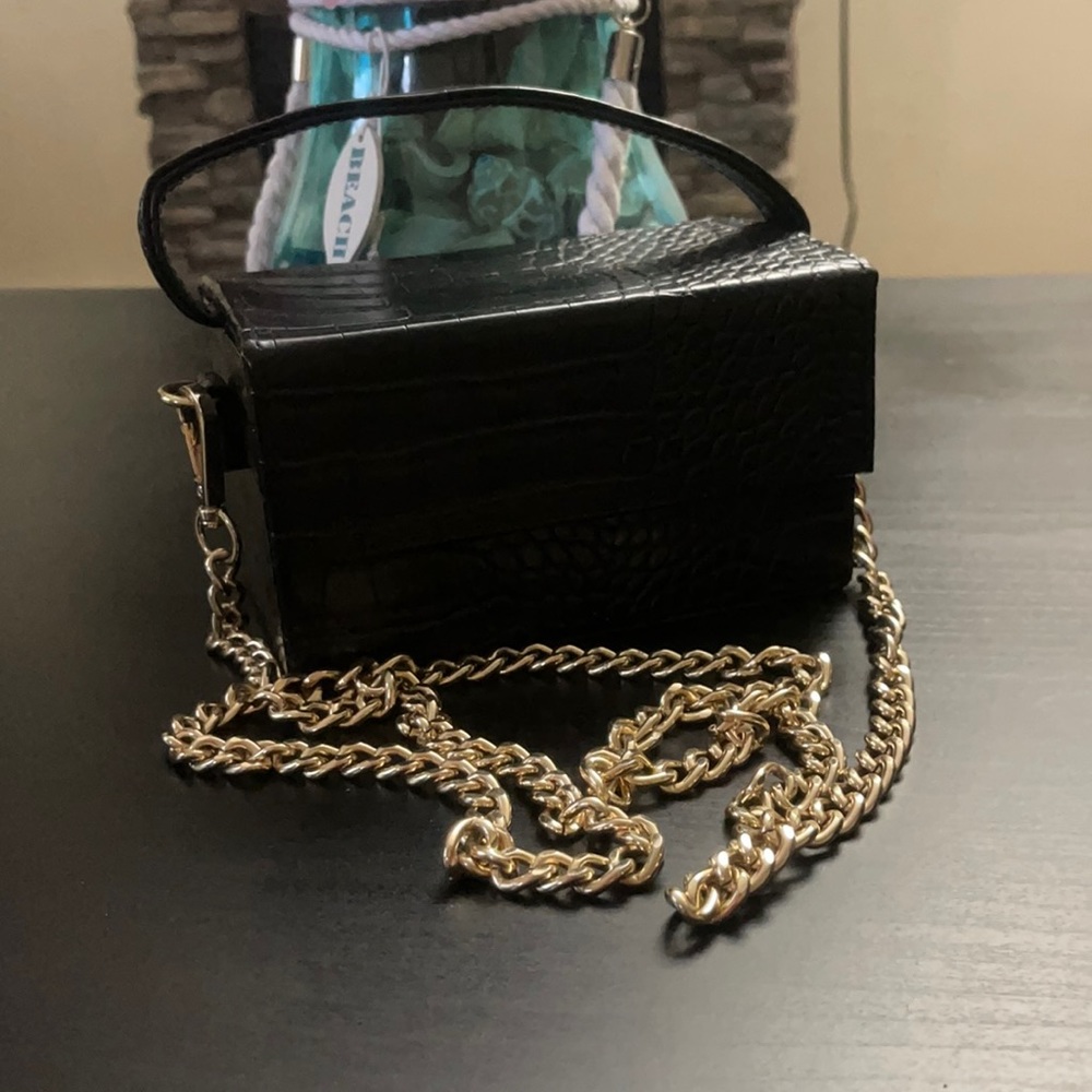 BLACK SQUARE BAG